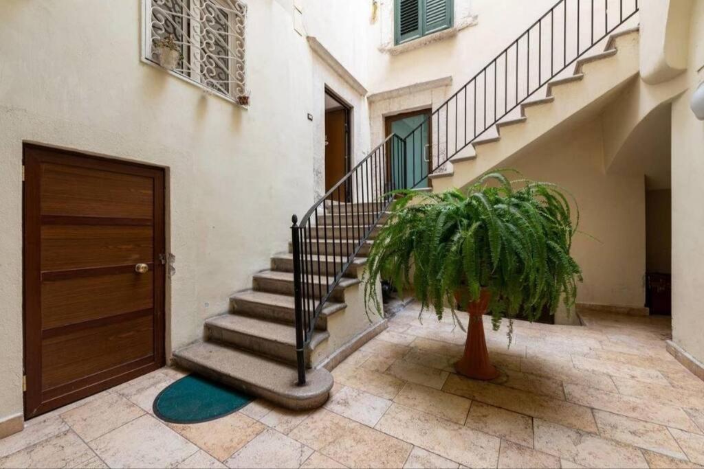 Apt 2 In The Historic Center Bari Eksteriør bilde